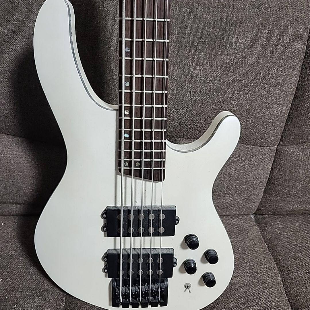 Cort c5h エレキベース ホワイト 5弦
