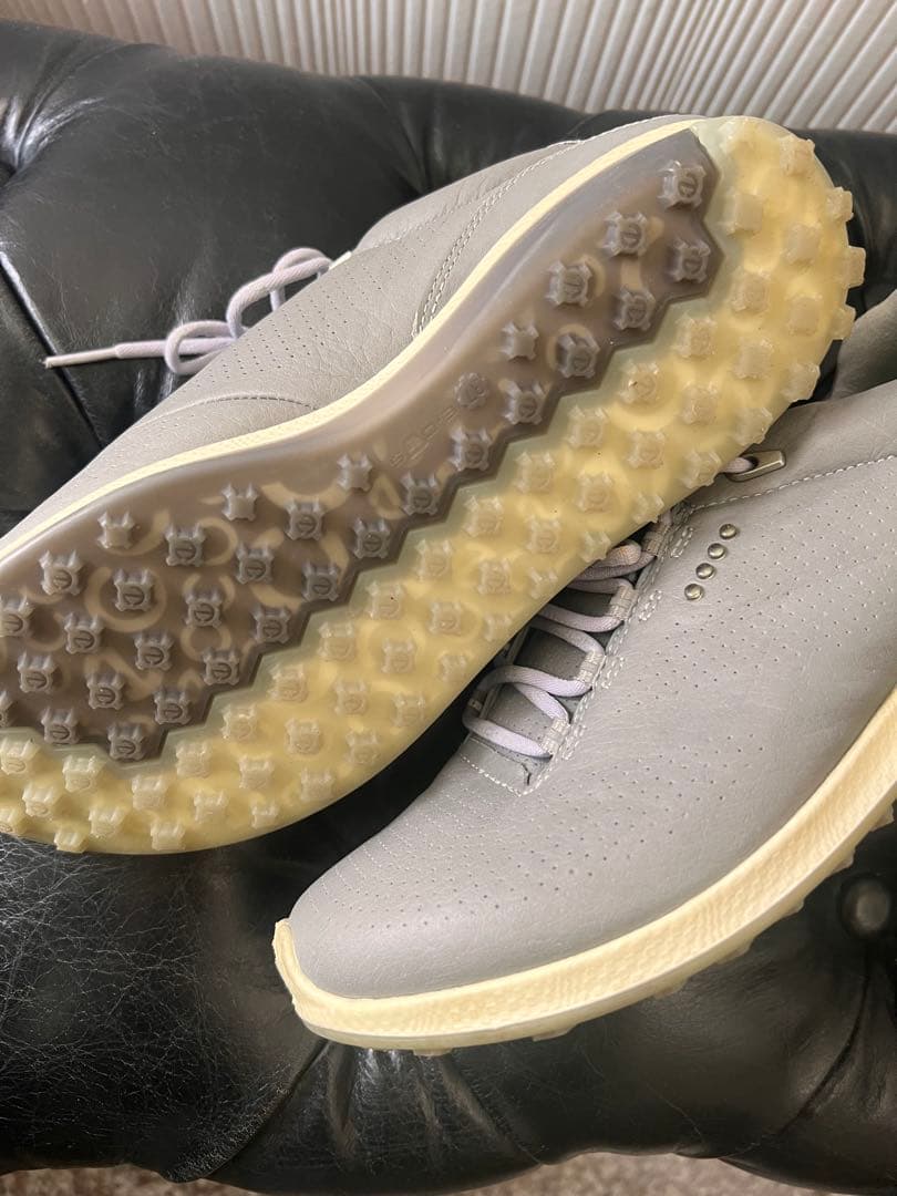 美品　ecco グレー ゴルフ　カジュアルシューズ 37 スパイクレス　エコー