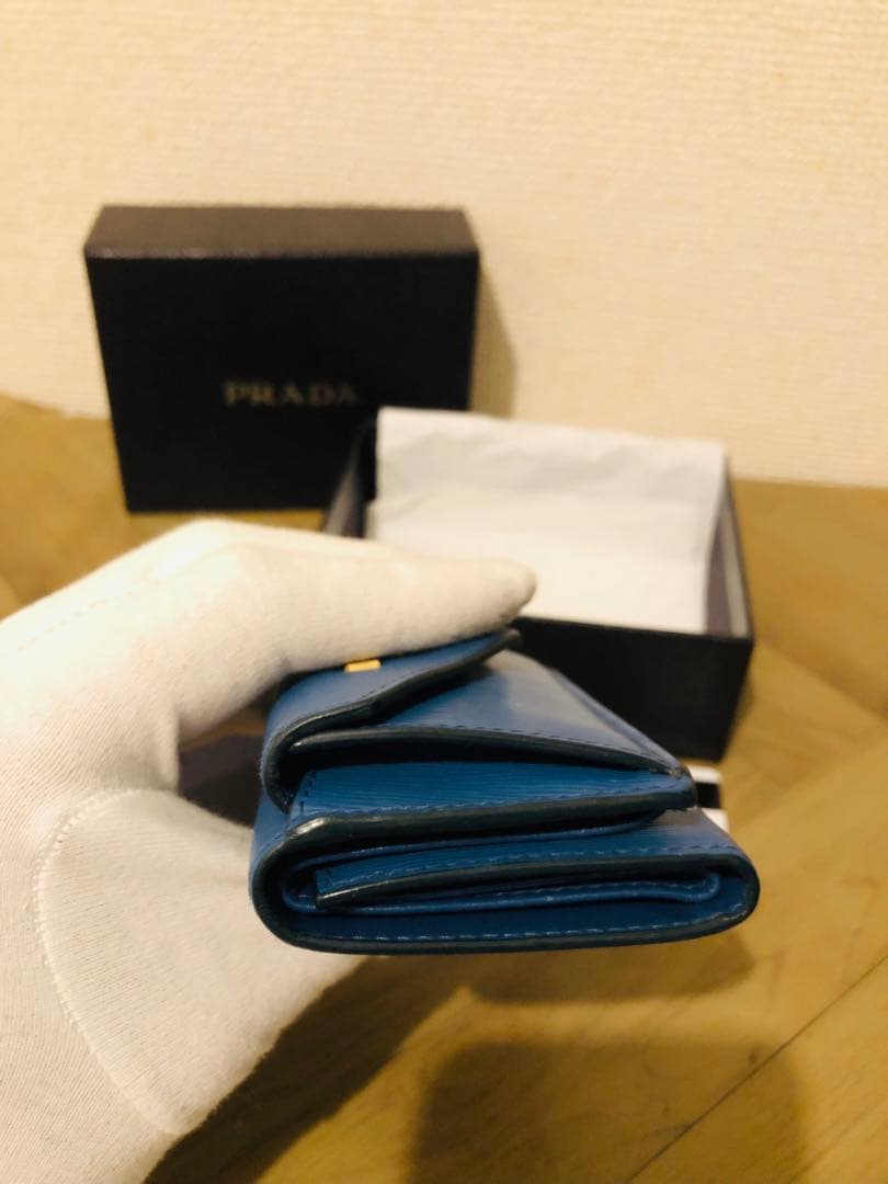 PRADA 三つ折り財布ICチップ(RFID)搭載