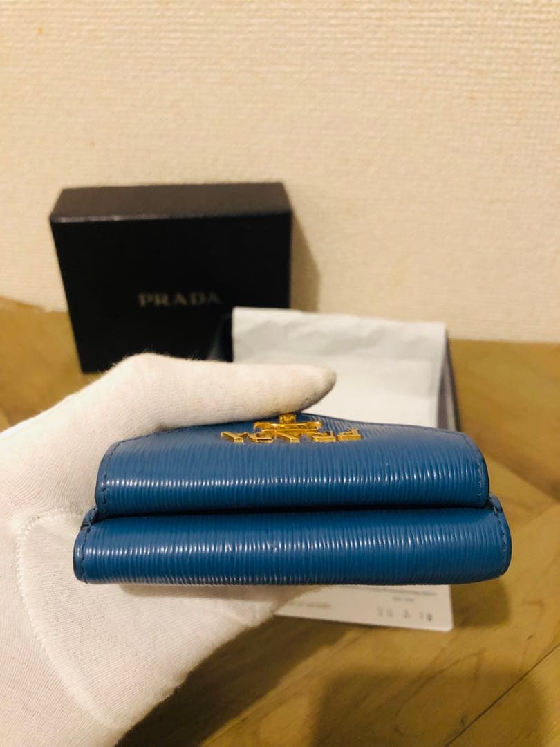 PRADA 三つ折り財布ICチップ(RFID)搭載