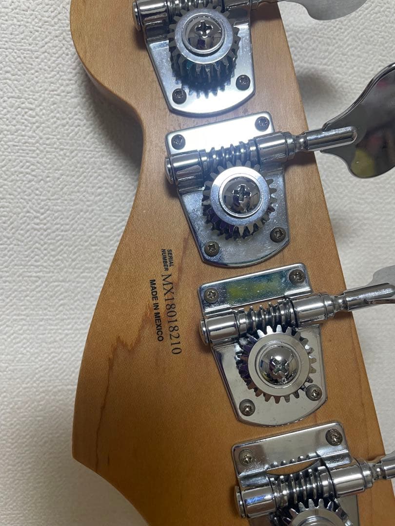 Fender Jazz Bass ブラック/レッド