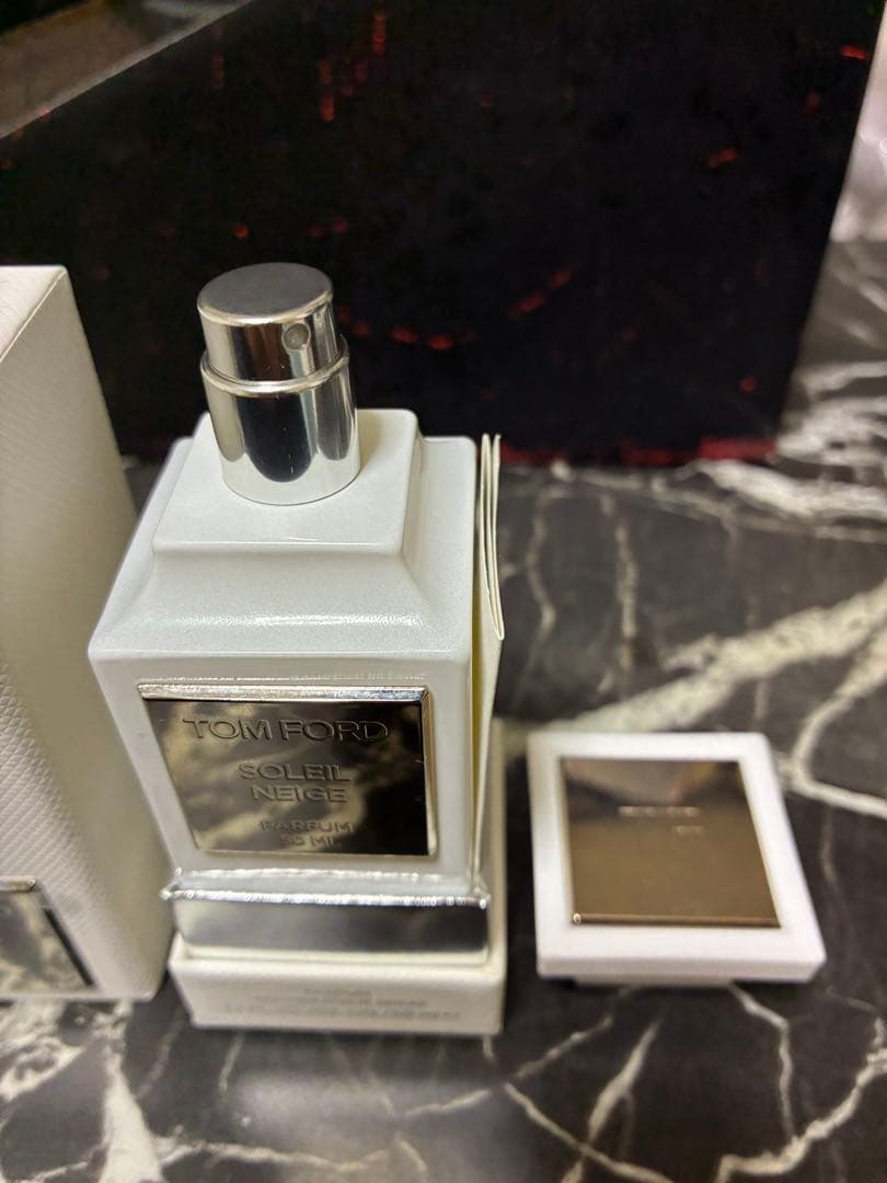 りく 　TOM FORD ソレイユネージュ　パルファム　50ml 美中古