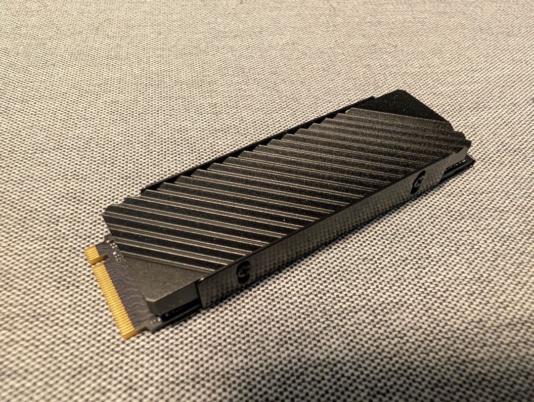 D*s様 SSD 2TB PCIe Gen4x4 M.2 NVMe 2280 ヒ