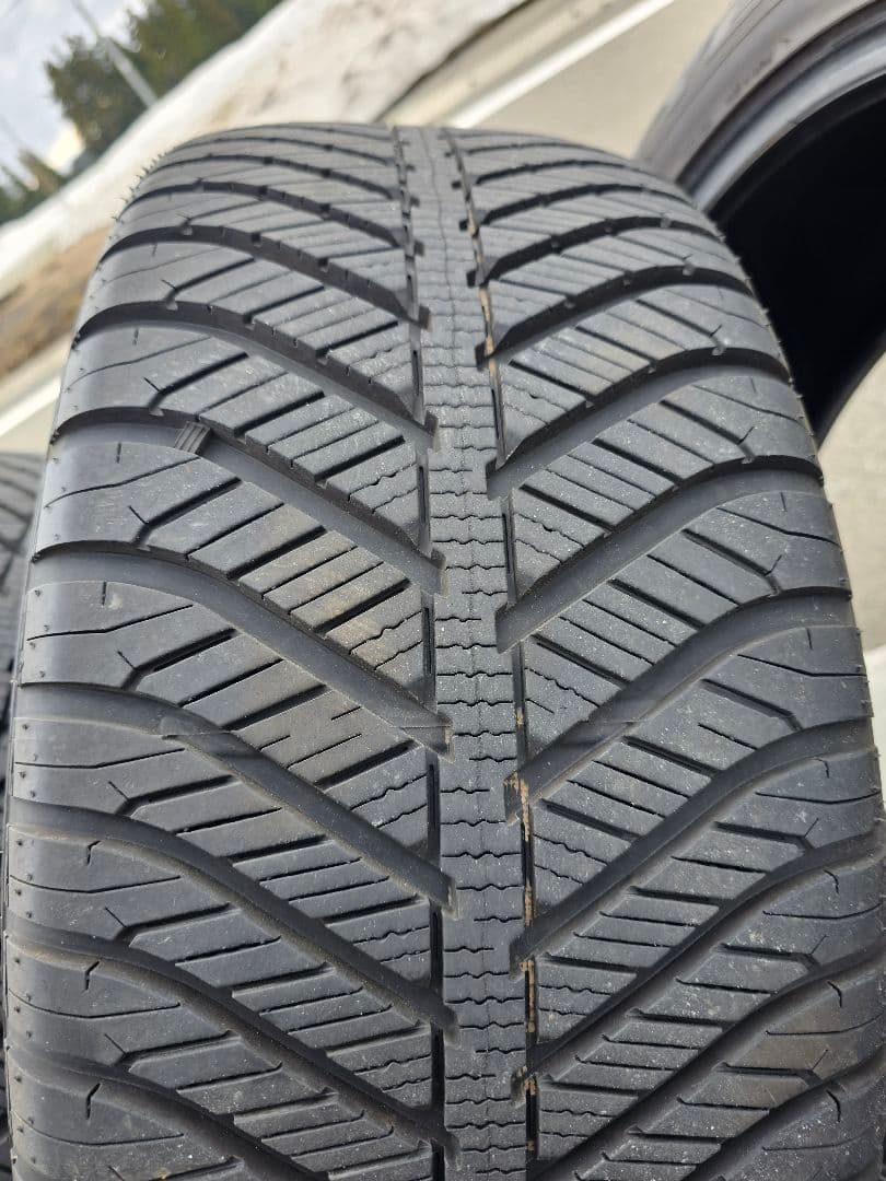 グッドイヤーVector4Season235/50R18オールシーズンタイヤ4本