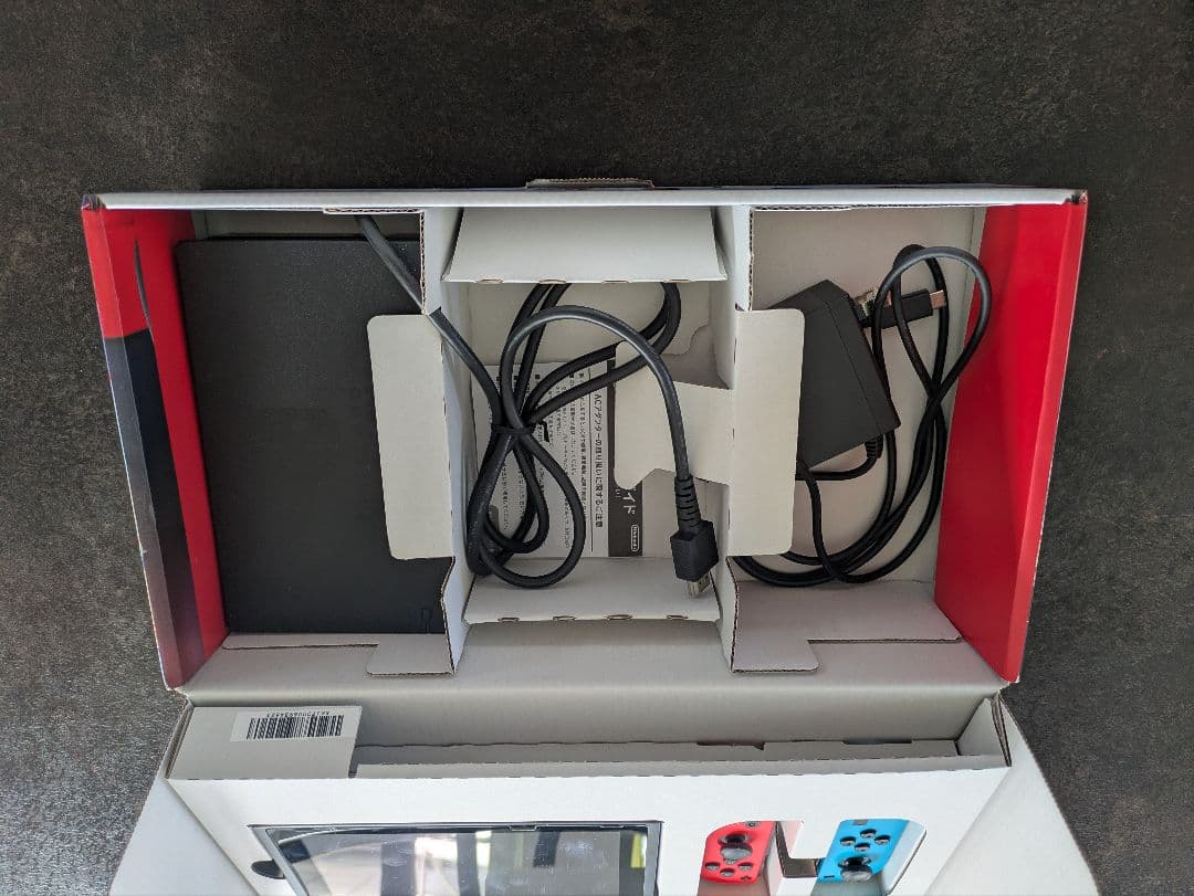 Nintendo Switch 本体 レッドブルー ジョイコン