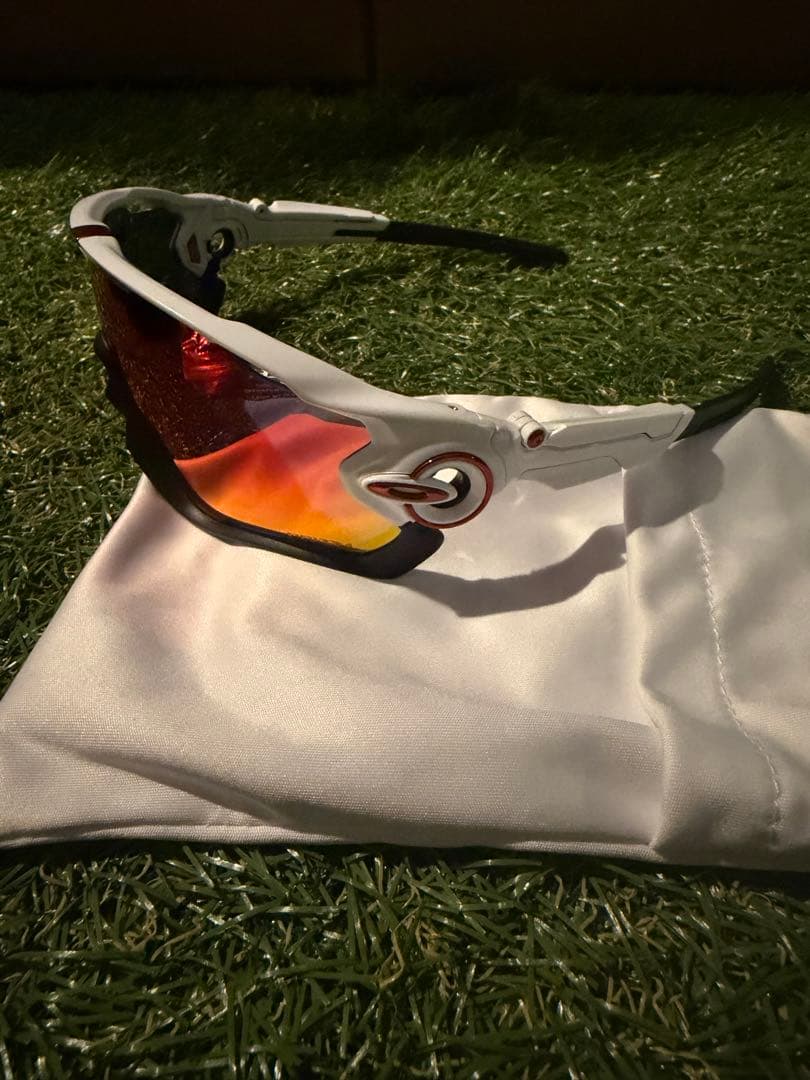 Oakley ジョーブレイカー　ホワイト/レッド