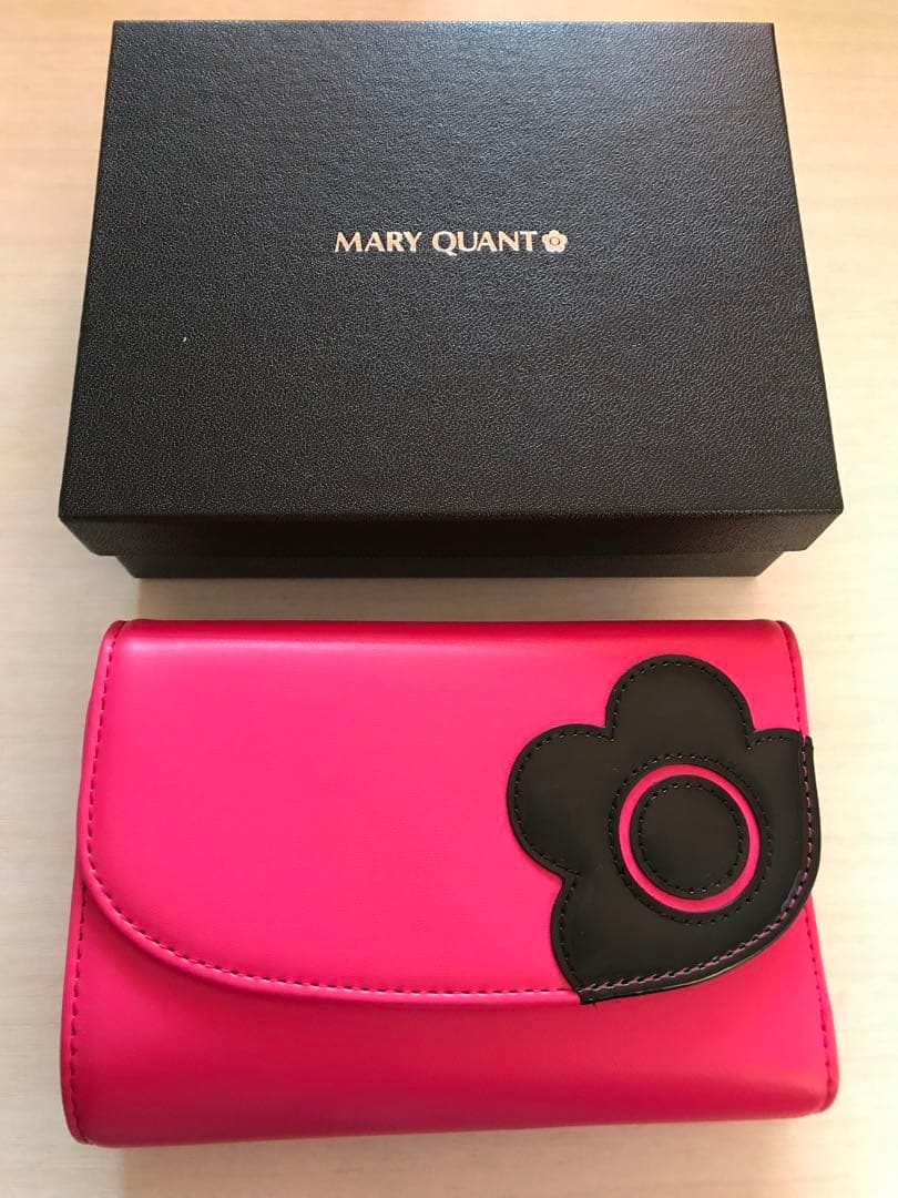 【値下げ交渉可能◎】MARY QUANT.二つ折り財布