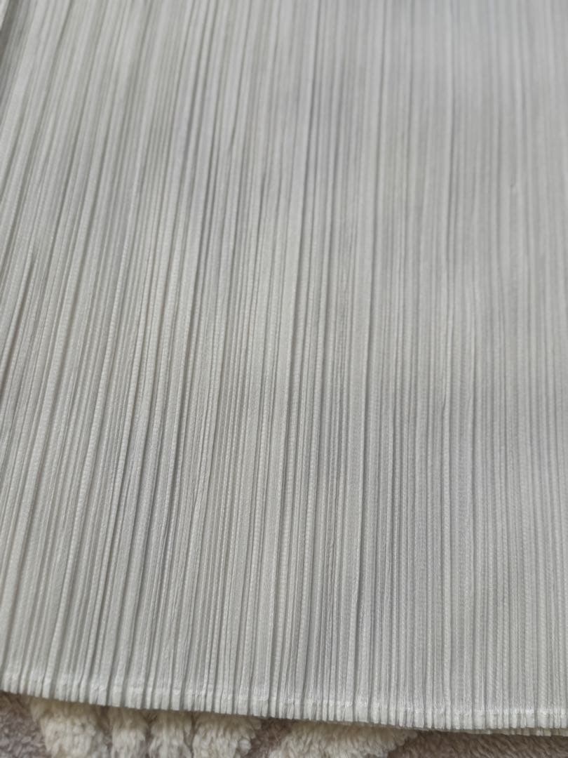 ISSEY MIYAKE PLEATS PLEASE ロングスカート 白