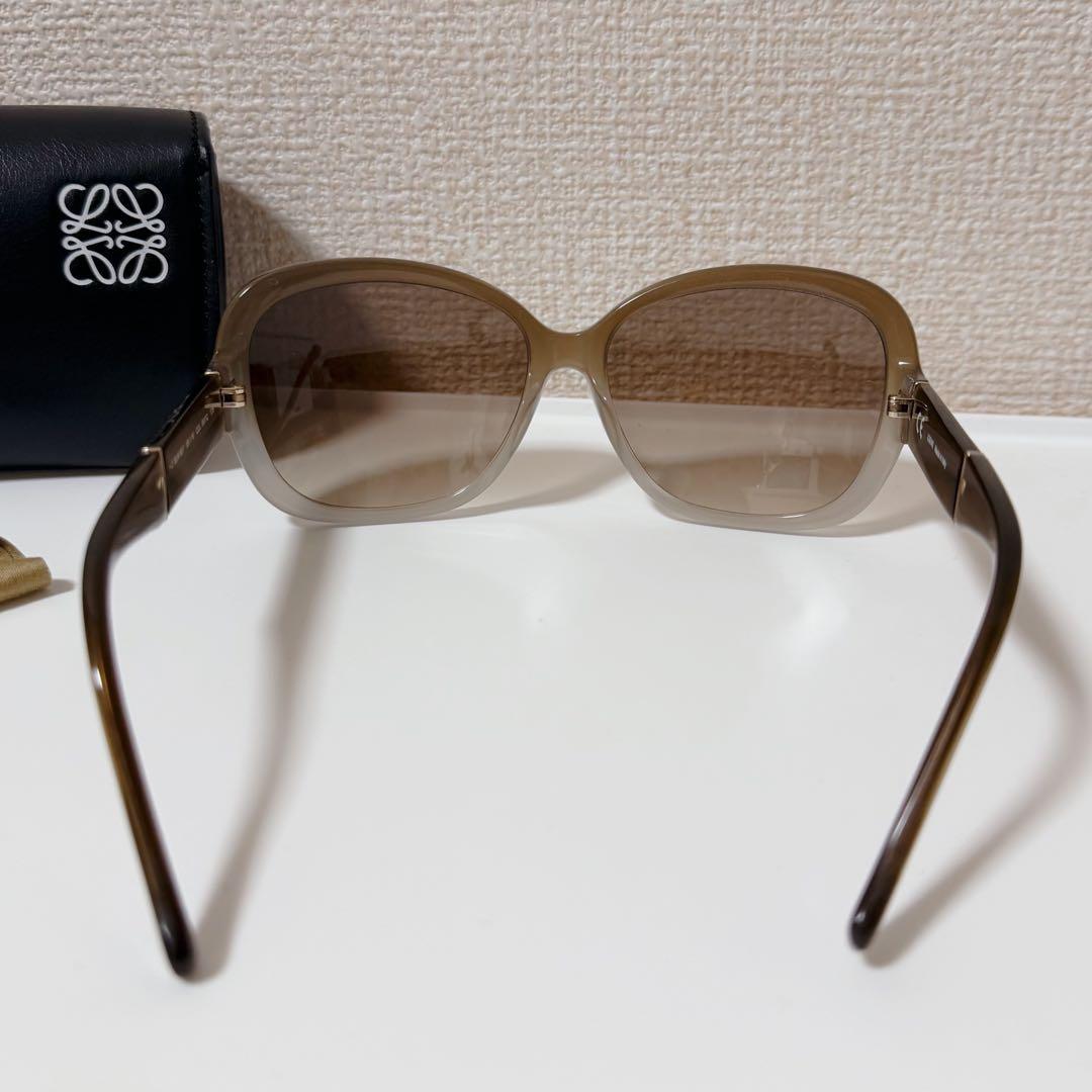 美品 LOEWE サングラス SLW937 オーバル 茶 アナグラム ケース付