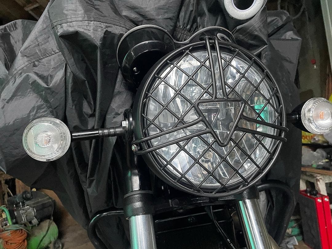 トライアンフ ボンネビル ヘッドライトガード T100 ストリートスクランブラー