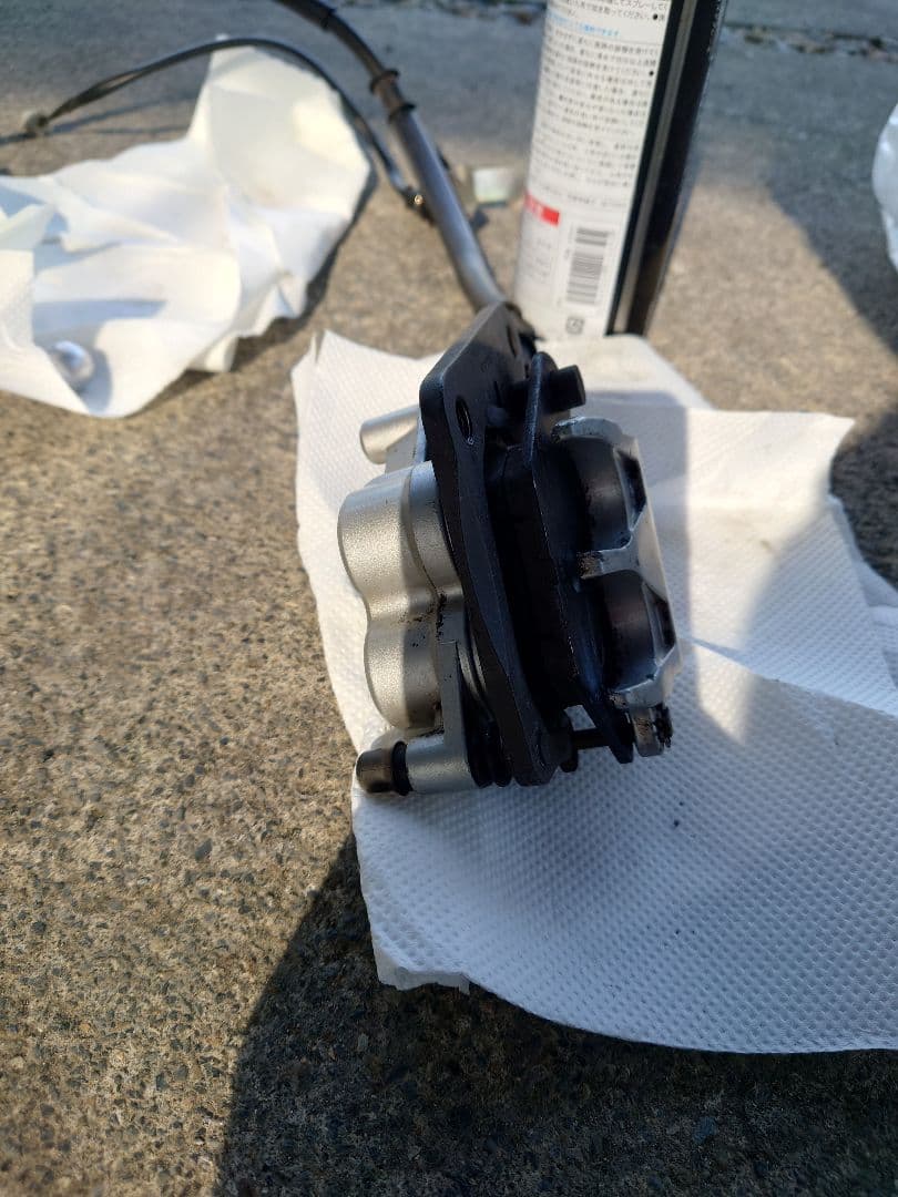 YBR250　フロントブレーキキャリパー