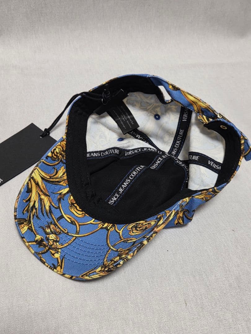 ♂♀新品・キャップ【Versace Jeans Couture】バロック柄　青