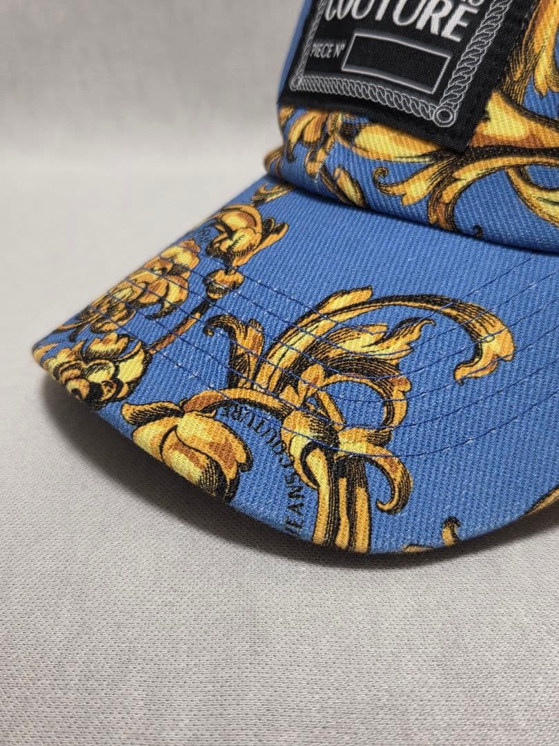 ♂♀新品・キャップ【Versace Jeans Couture】バロック柄　青