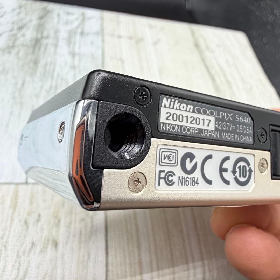 Nikon COOLPIX S640コンパクトデジタルカメラ