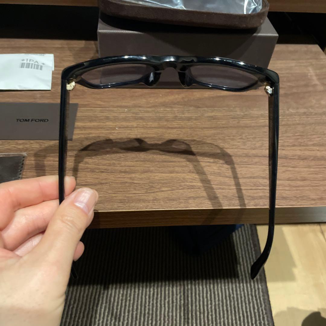 美品トムフォード ライトカラー サングラス TOM FORD FT5178F