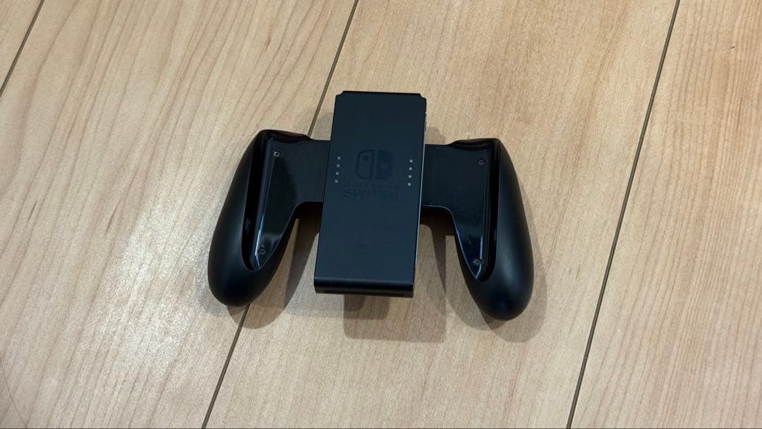 ぐ*ら様 Nintendo Switch グレー 本体と付属品＋コントローラーや