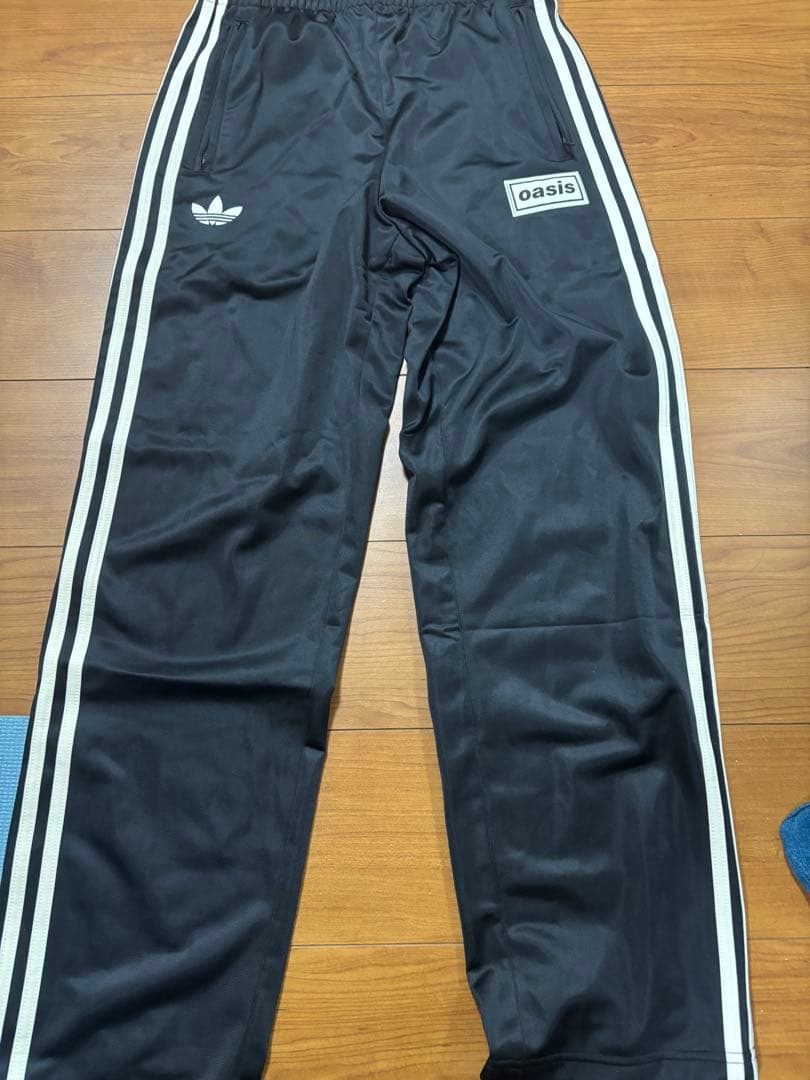 oasis adidas トラックパンツ！　Sサイズ！