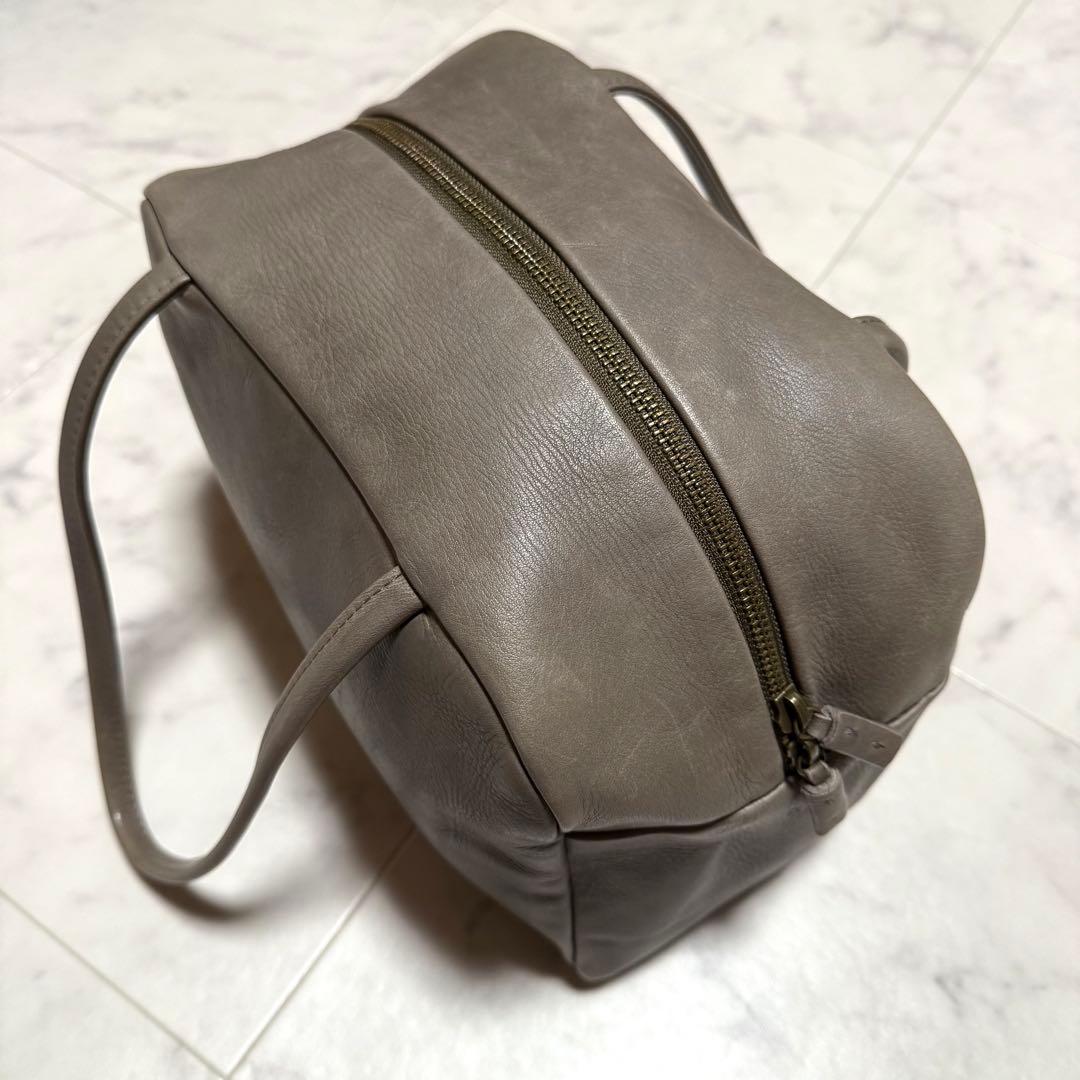a アー ボストンバッグ レザー ワンショルダー ロゴ グレー Mサイズ