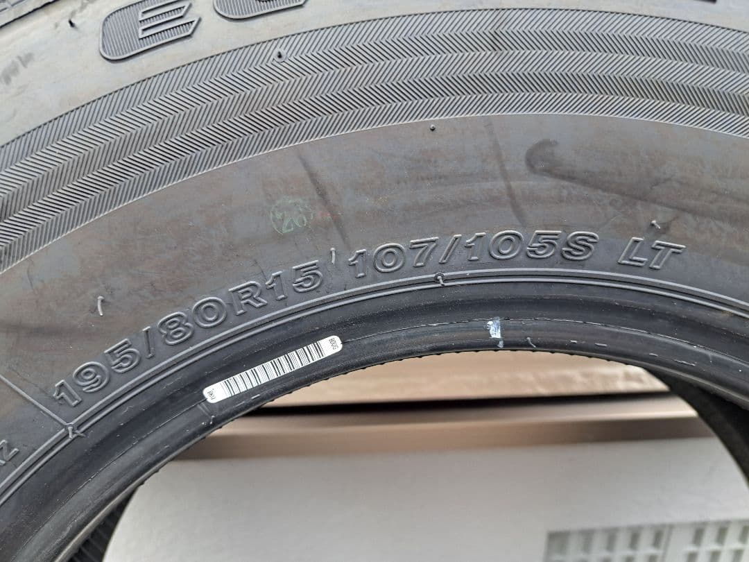 ①【2本分】ハイエース ブリジストン 195/80R15 新車外し