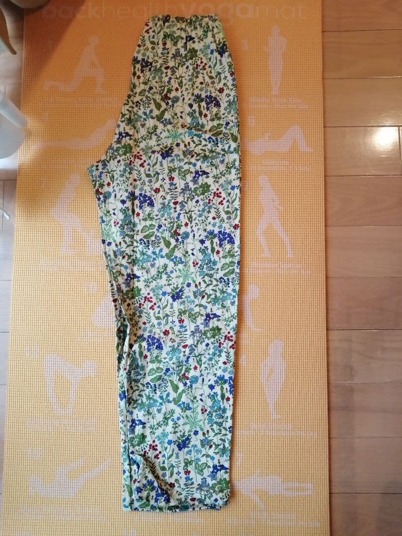 新品　英国LIBERTY 花柄パジャマ　長袖上下 女性Mサイズ　綿100%