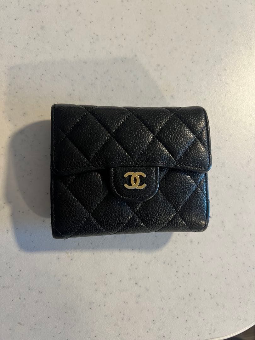 CHANEL ブラック キルティング 三つ折り財布 マトラッセ