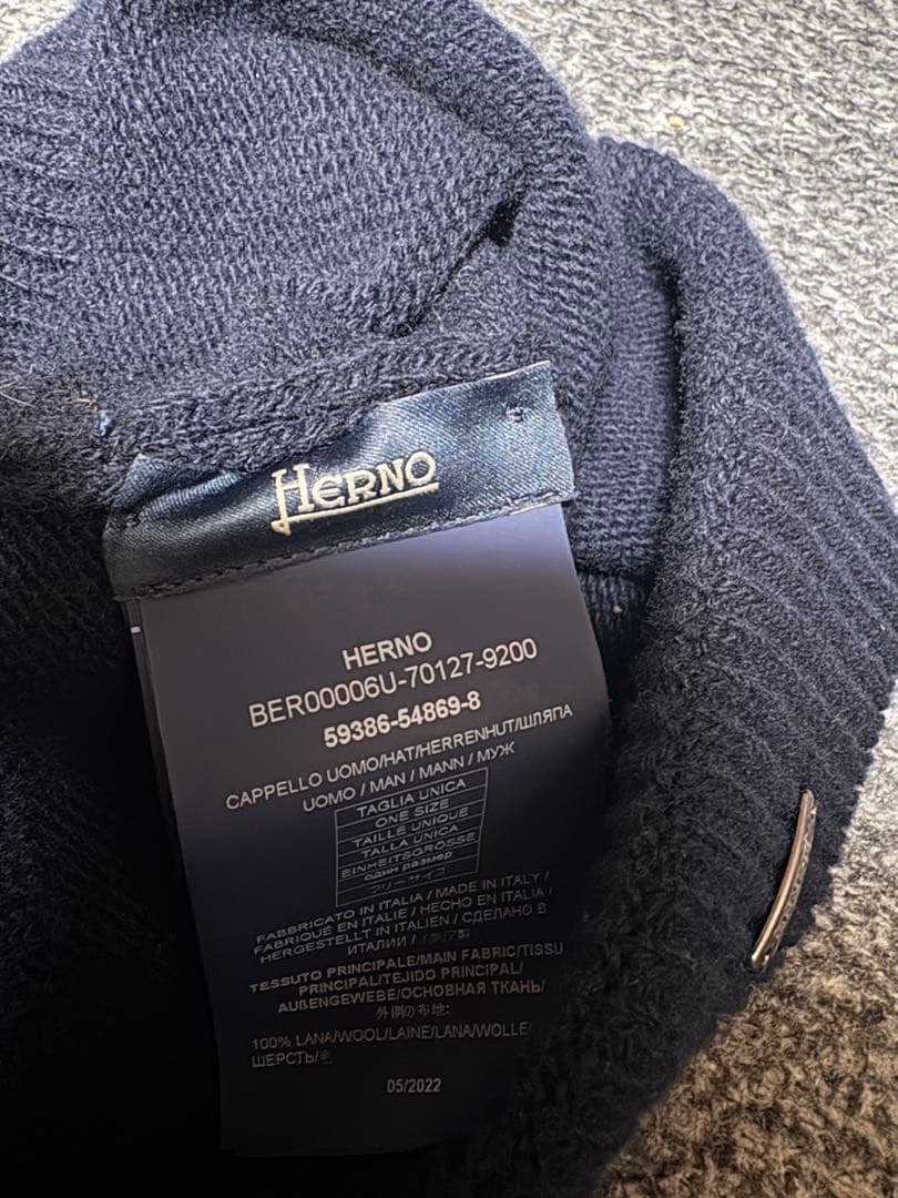 Herno ヘルノ メタル ロゴ ダブルリブ ウール ビーニー