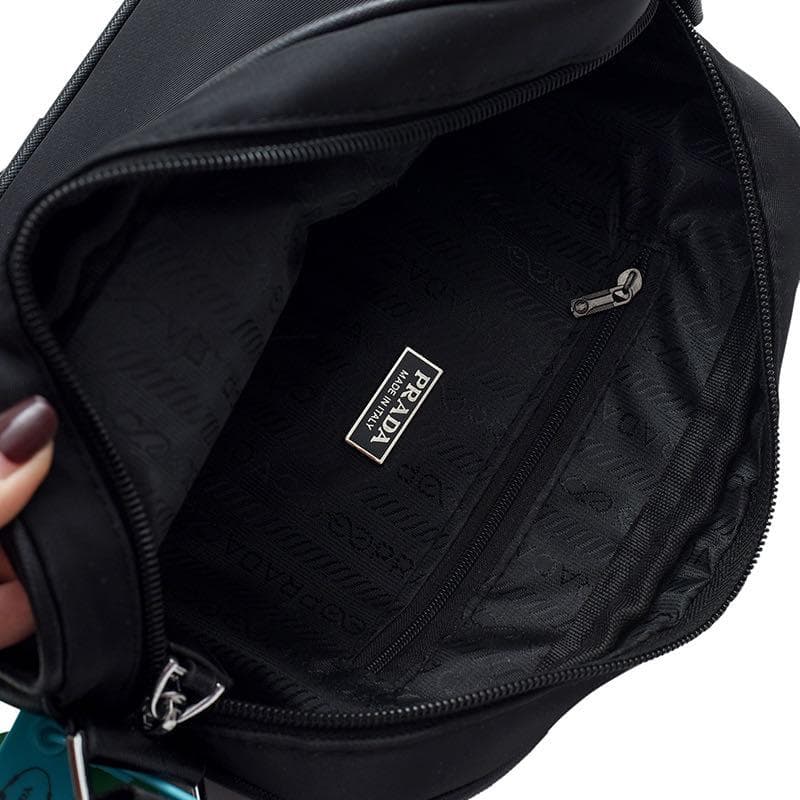 新品未使用 PRADA ブラック ナイロン ショルダーバッグ