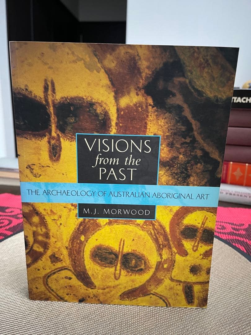 洋書 Visions from the Past M.J. Morwood