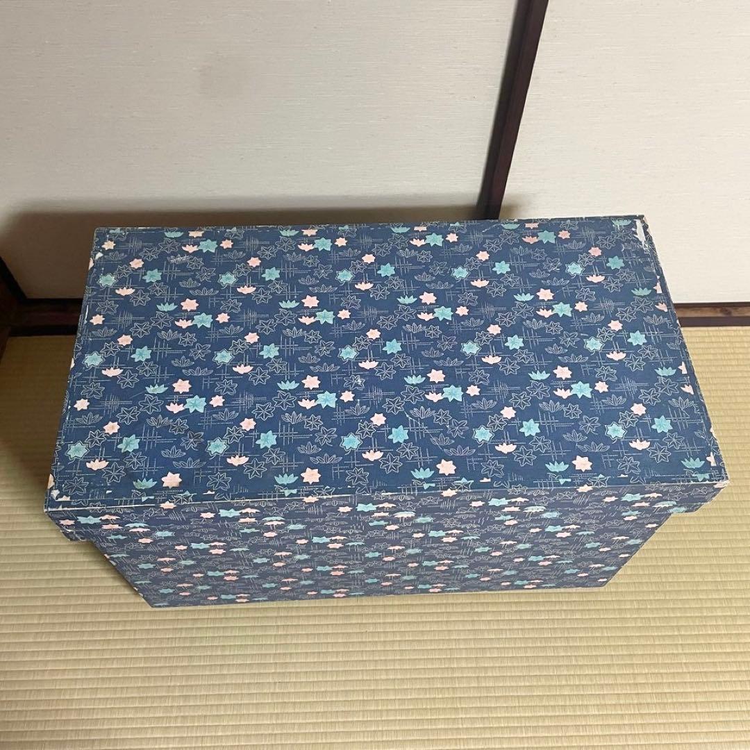 ★ 茶箱1　大　和紙張り　昭和レトロ　キャスター付き　押入れ収納