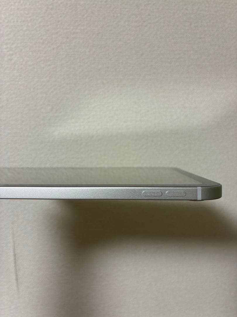マ*ん様 【極美品】iPad（A16） 128GB Wi-Fi+Cellular