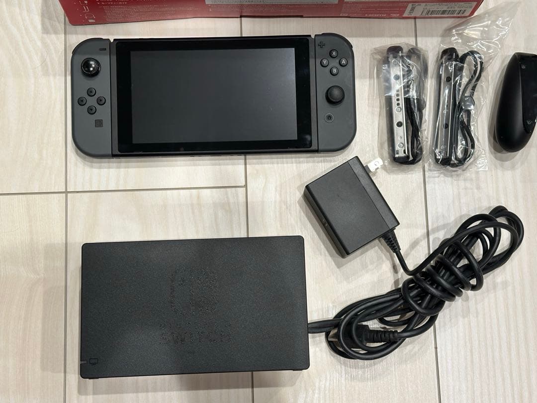 Nintendo Switch 本体 ブラック　美品　初期化　動作確認済み