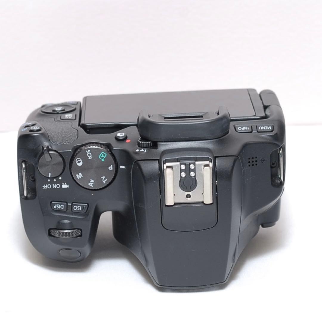 美品✨Canon Kiss X10✨4K動画撮影✨トリプルレンズ✨スポーツ観戦に