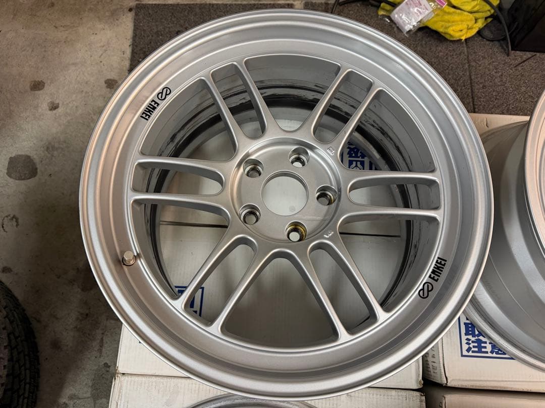 ENKEI RPF1 18インチ 10J +38 PCD114.3 5穴