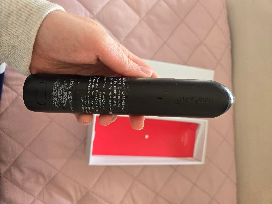 メディキューブ美顔器　AGE-R BOOSTER PRO