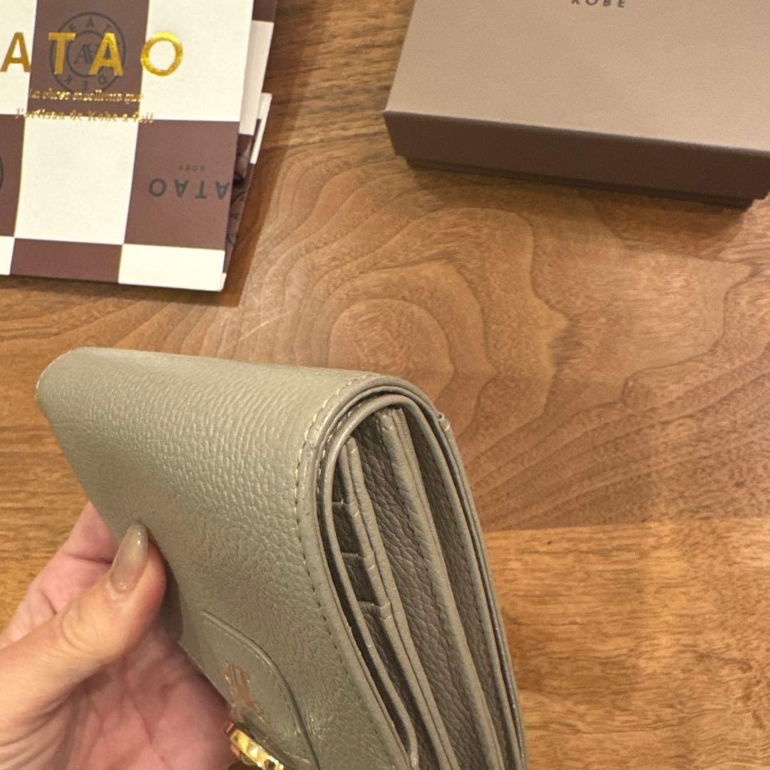 ミッキー　　美品ATAO アタオ　ロトロ　 グレージュ　二つ折り財布