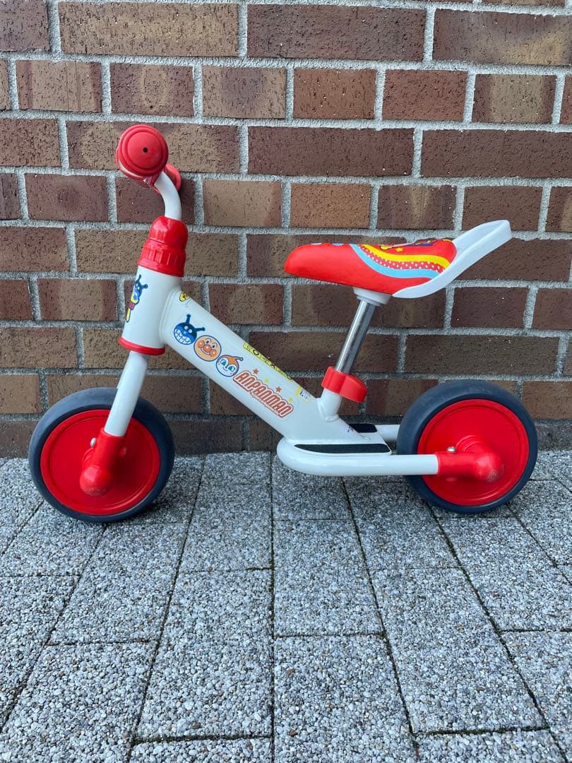 アンパンマン　はじめてのアンパンマンバイク　ストライダー