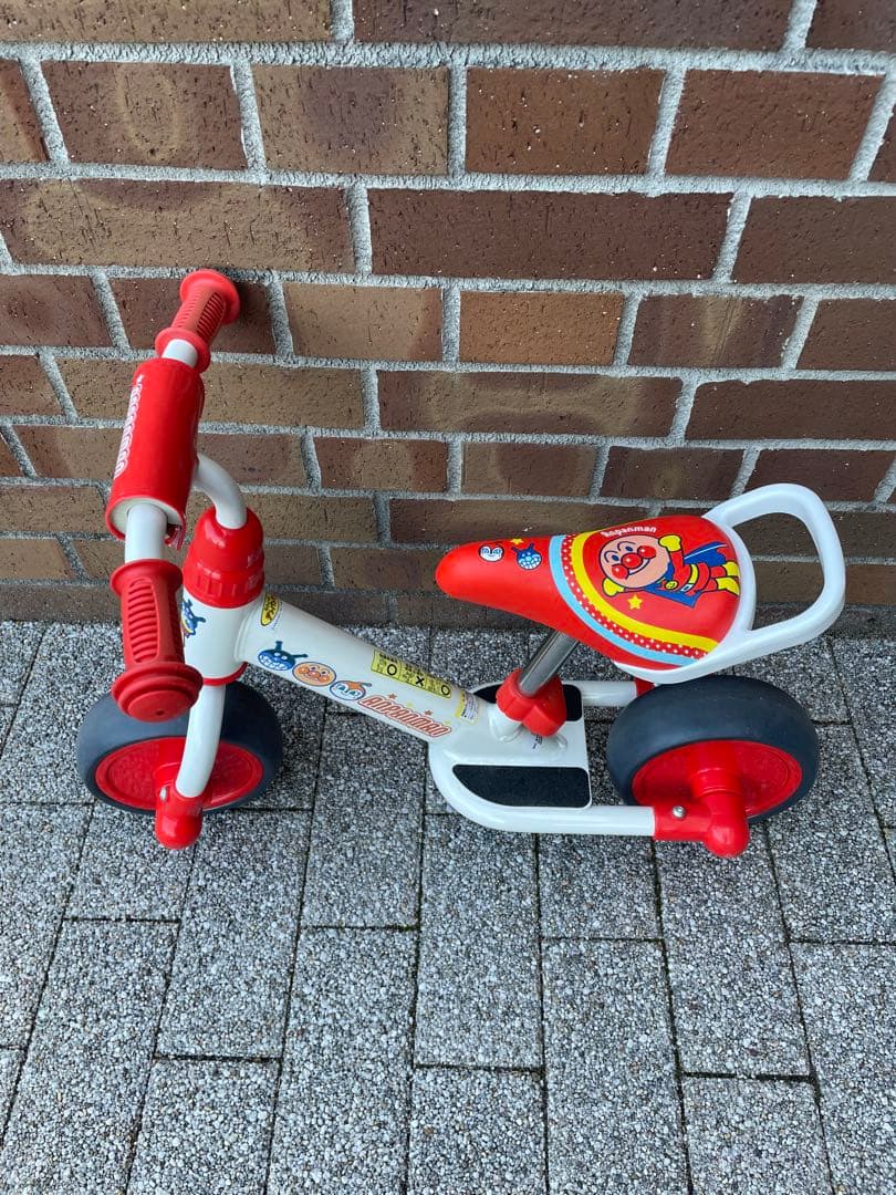 アンパンマン　はじめてのアンパンマンバイク　ストライダー