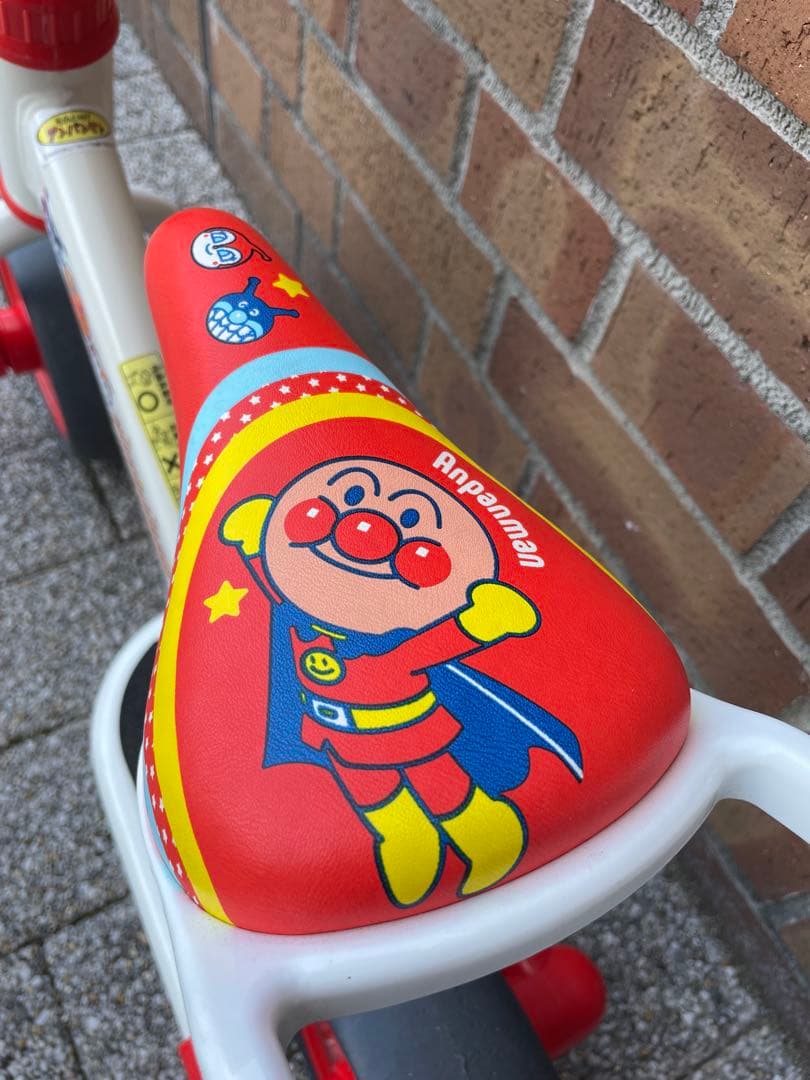 アンパンマン　はじめてのアンパンマンバイク　ストライダー