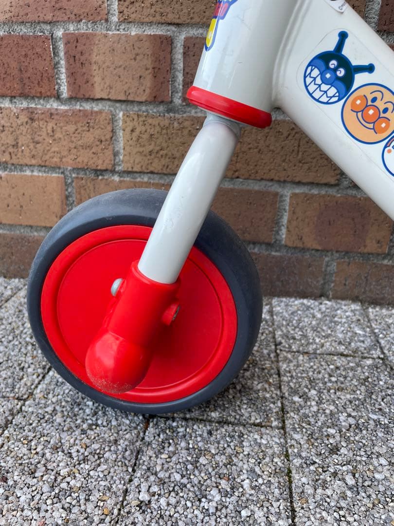 アンパンマン　はじめてのアンパンマンバイク　ストライダー