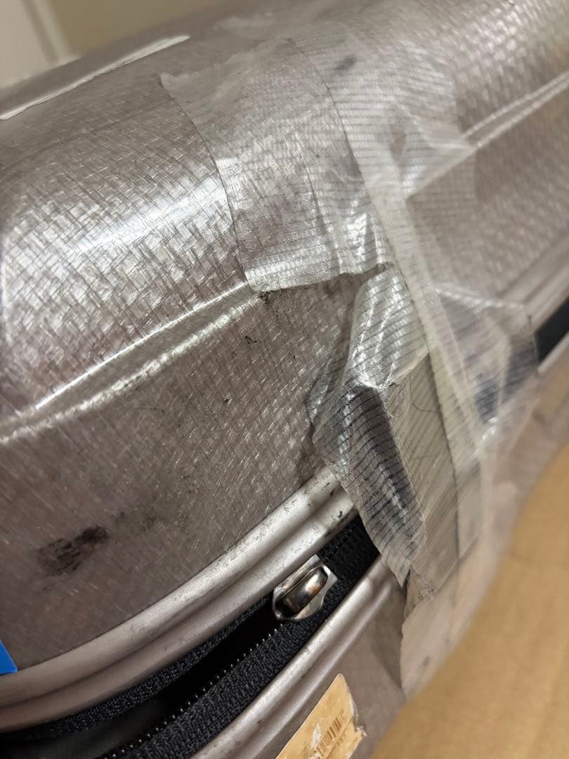 【ジャンク品】サムソナイト コスモライト　スーツケース　シルバー系　機内