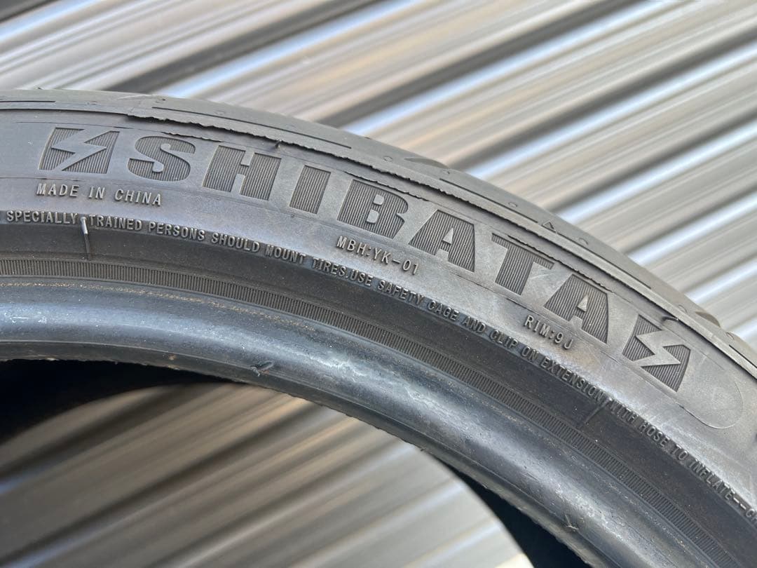 ① シバタイヤ 255/35ZR18 2本セット