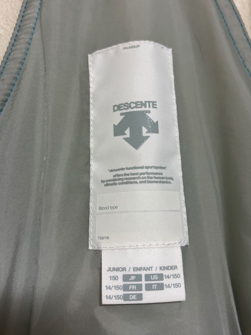 DESCENTE 子ども用スキーウェア 150センチ　デサント　冬服　アウター