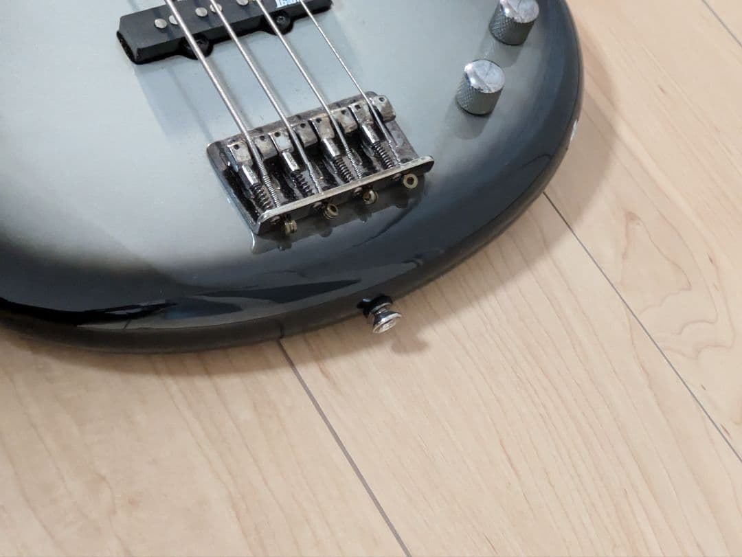 Ibanez Soundgear 4弦エレキベース ブラック/グレー