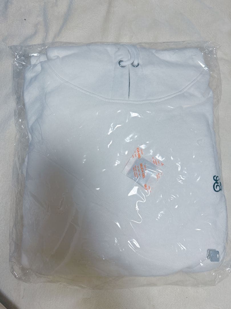【新品未開封】LE SSELAFIM × epine セットアップ