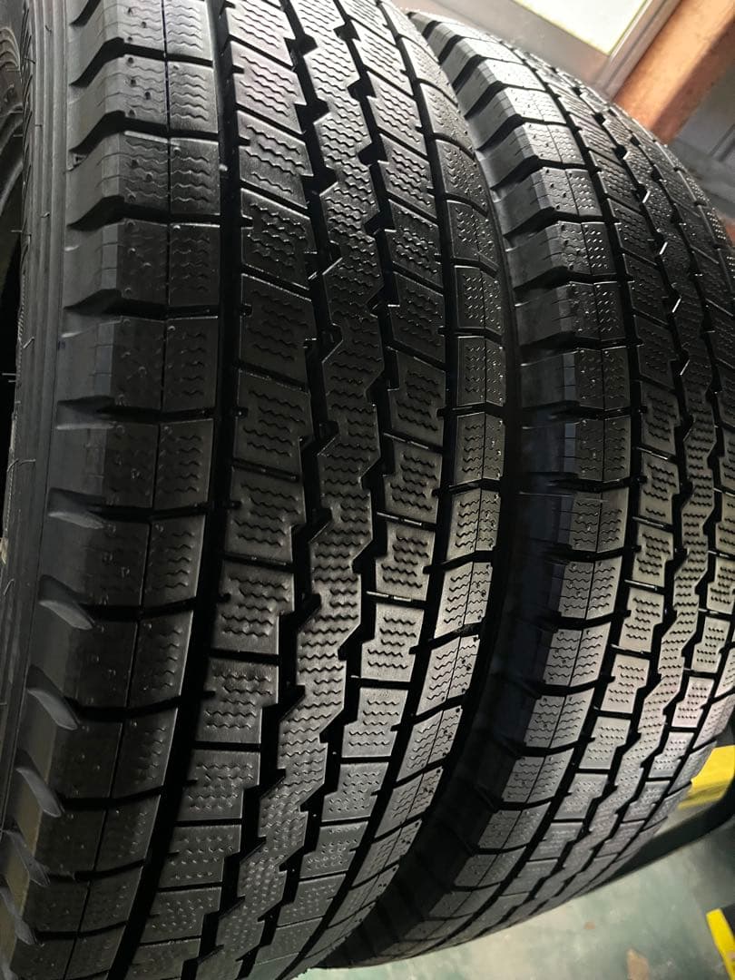 195/85R15 113/111L ス②(１本)あくび