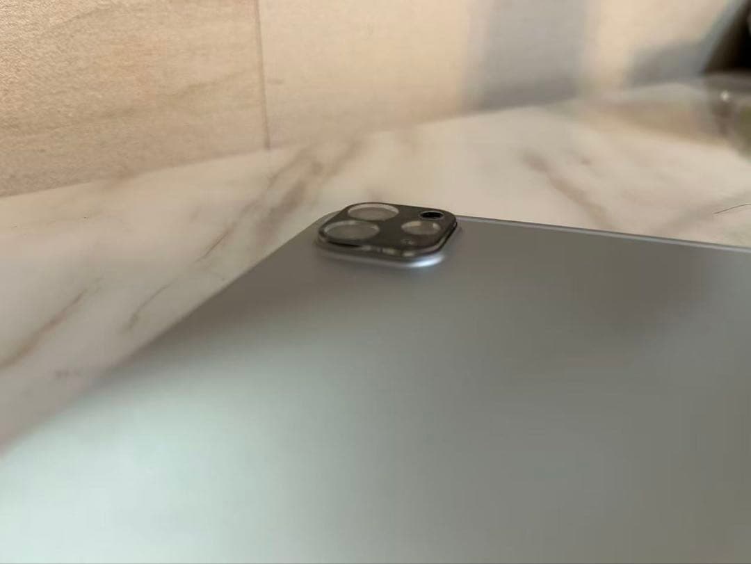 iPad Pro 12.9インチ　第五世代