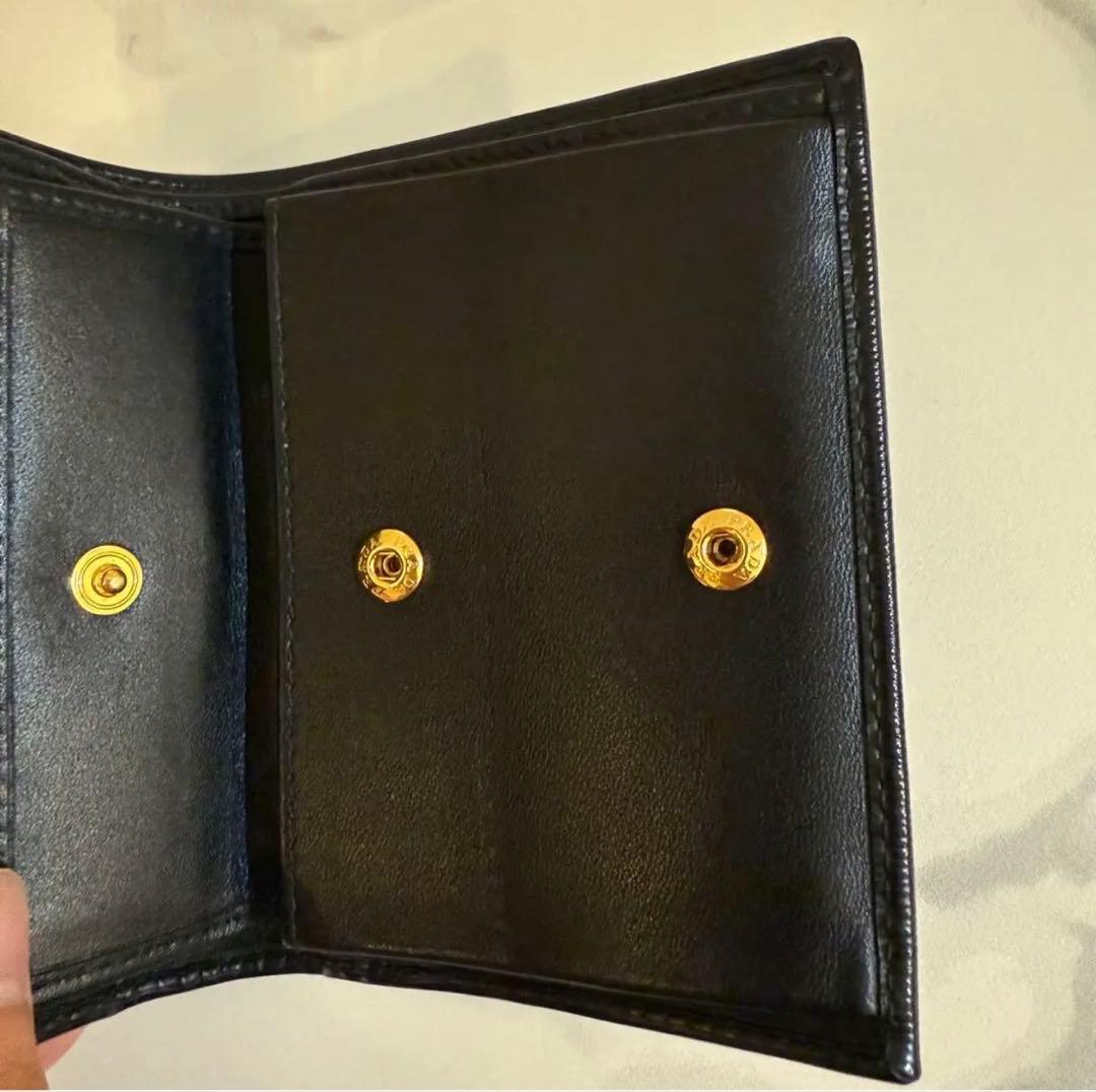 PRADA 財布　ブラック　黒　2つ折り財布