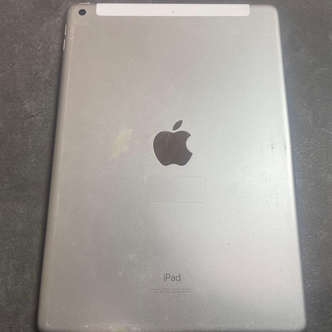 iPad 第8世代 128GB動作良好 ケース付き