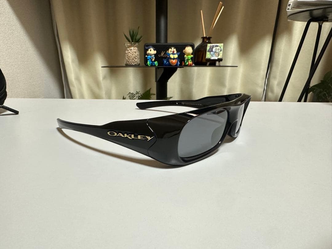OAKLEY ブラック サングラス PERMIAN