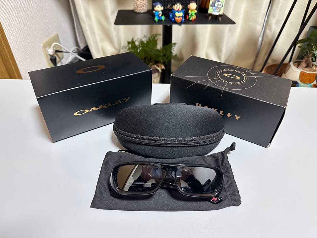 OAKLEY ブラック サングラス PERMIAN